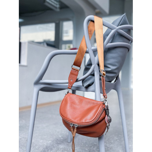 手工馬鞍包女斜後後背包大容量復古牛皮真皮女包2026新款機車包胸包潮