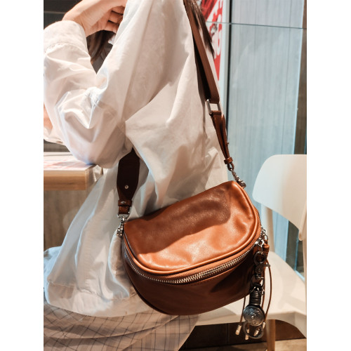 手工馬鞍包女斜後後背包大容量復古牛皮真皮女包2026新款機車包胸包潮