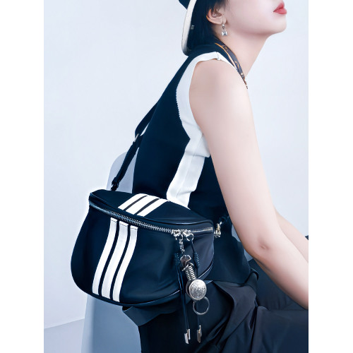 手工馬鞍包女斜後後背包大容量復古牛皮真皮女包2026新款機車包胸包潮