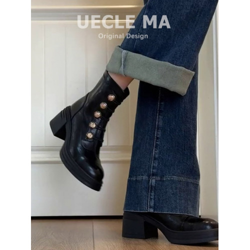 牛皮~真皮高跟馬丁靴女英倫風秋冬徽章小金釦粗跟瘦瘦靴厚底短靴 牛皮~真皮高跟馬丁靴女英倫風秋冬徽章小金釦粗跟瘦瘦靴厚底短靴