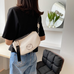 馬鞍包包女2026新款百搭時尚洋氣胸包潮ins超火單肩斜後後背包餃子包