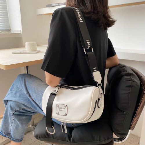 馬鞍包包女2026新款百搭時尚洋氣胸包潮ins超火單肩斜後後背包餃子包 馬鞍包包女2026新款百搭時尚洋氣胸包潮ins超火單肩斜後後背包餃子包