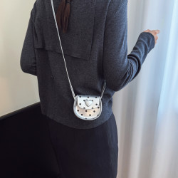 夏天迷你小包包女童2026新款紅色皮質波點馬鞍包斜背零錢包鑰匙包