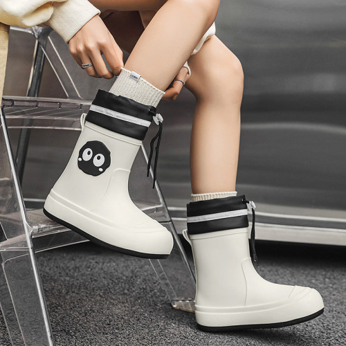 可愛雨靴女款日系新款外穿防水防滑雨鞋軟底成人水鞋中大童兒膠鞋