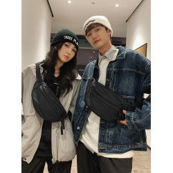 軟皮胸包女2025新款休閒百搭斜後後背包簡約運動腰包防水男款騎行後後背包