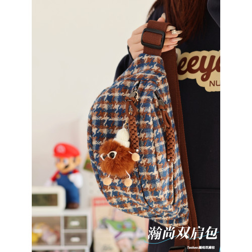 日系ins胸包女2026新款潮毛呢斜後後背包小衆千鳥格子輕便小香風腰包