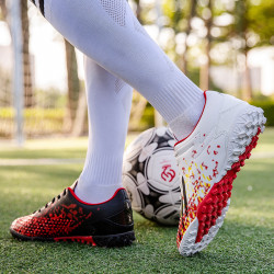 C羅梅西足球鞋男女鴛鴦成人AG碎釘TF長釘小學生兒童室內訓練鞋