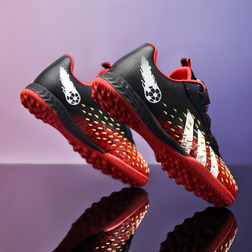 李宇新專業足球鞋女童專用訓練短釘碎釘鞋小學生10嵗比賽運動球鞋