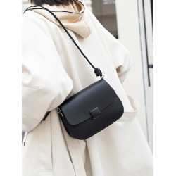 歐洲站牛皮女包2026新款小衆設計單肩包休閒流行百搭馬鞍包斜後後背包