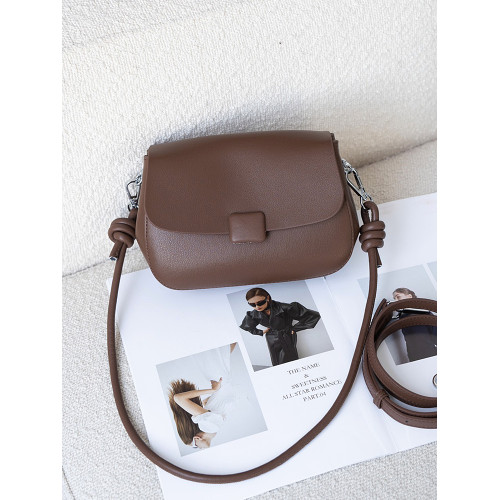 歐洲站牛皮女包2026新款小衆設計單肩包休閒流行百搭馬鞍包斜後後背包