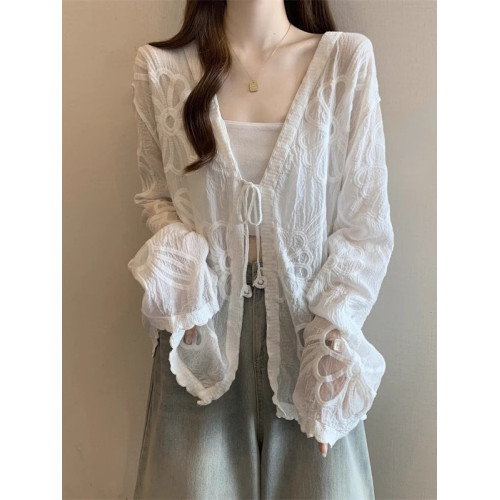 大碼蕾絲V領防曬長袖襯衫女夏季胖mm中長款鏤空系帶上衣外搭罩衫