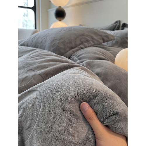 2024冬季加厚雕花牛奶絨四件套輕奢高級感珊瑚法蘭絨被套床上用品