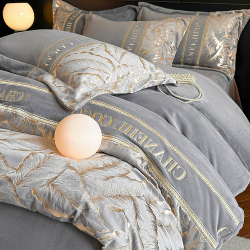 輕奢牛奶絨四件套2025新款刺綉冬季加厚保暖被套罩床單主臥室床品