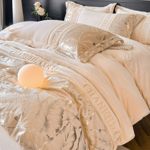 輕奢牛奶絨四件套2025新款刺綉冬季加厚保暖被套罩床單主臥室床品