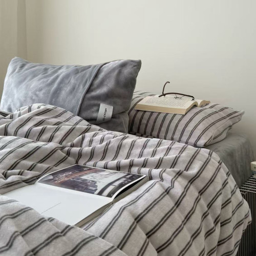 【花臉貓】墨綠情書！博主風調性親膚柔軟牛奶絨條紋簡約四件套