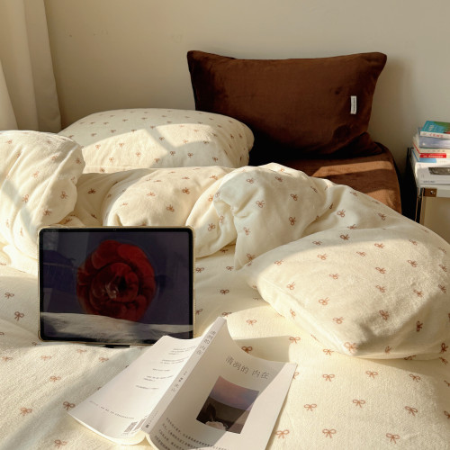 【花臉貓】榛果甜心！秋冬少女心蝴蝶結加厚親膚牛奶絨保暖四件套