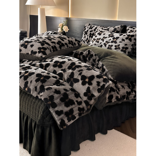 2025出口全球兔兔絨印花牛奶絨四件套冬季加厚床單床蓋雙面絨被套