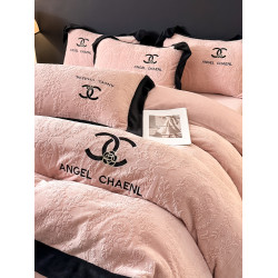 2025新款輕奢風雕花牛奶絨床蓋款四件套冬季雙面加絨加厚被套床單