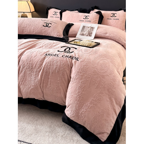 2025新款輕奢風雕花牛奶絨床蓋款四件套冬季雙面加絨加厚被套床單