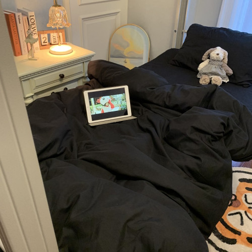 ins北歐簡約純黑色床品四件套四季款男士宿捨床單人被套1.5三件套