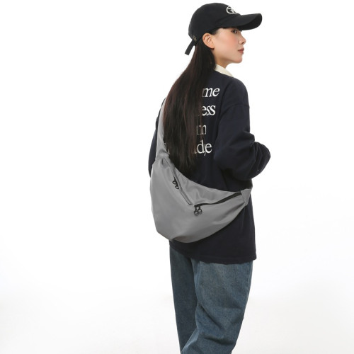 2025復古簡約百搭單肩斜後後背包男女通用出旅行包大容量網銷