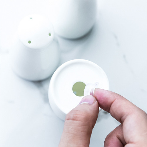 兩個裝陶瓷椒鹽罐廚房用品撒粉罐調味瓶調料罐鬍椒瓶套裝 兩個裝陶瓷椒鹽罐廚房用品撒粉罐調味瓶調料罐鬍椒瓶套裝