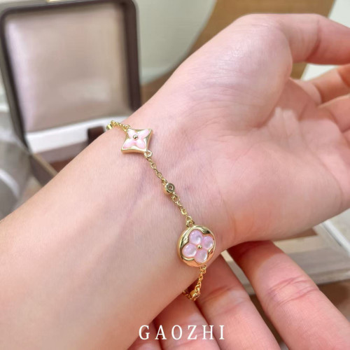 新年新款四葉草鋯石手鏈女輕奢小衆設計感飾品精緻小香風氣質手飾 新年新款四葉草鋯石手鏈女輕奢小衆設計感飾品精緻小香風氣質手飾