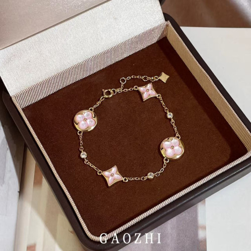 新年新款四葉草鋯石手鏈女輕奢小衆設計感飾品精緻小香風氣質手飾 新年新款四葉草鋯石手鏈女輕奢小衆設計感飾品精緻小香風氣質手飾