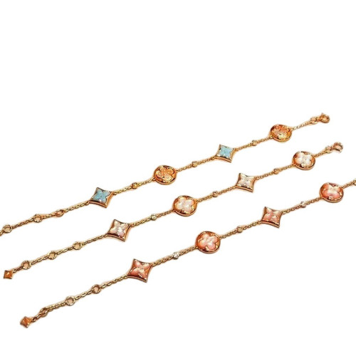 新年新款四葉草鋯石手鏈女輕奢小衆設計感飾品精緻小香風氣質手飾 新年新款四葉草鋯石手鏈女輕奢小衆設計感飾品精緻小香風氣質手飾