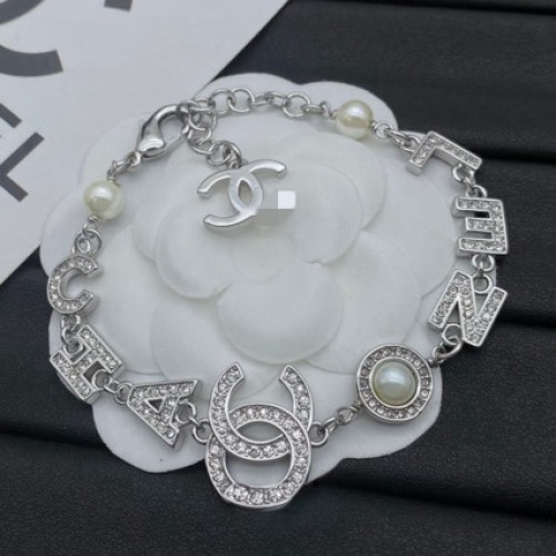 香家愛心雙C珍珠手鏈 小香風白桃心星星手飾香奶奶流蘇多巴胺手鏈 香家愛心雙C珍珠手鏈 小香風白桃心星星手飾香奶奶流蘇多巴胺手鏈