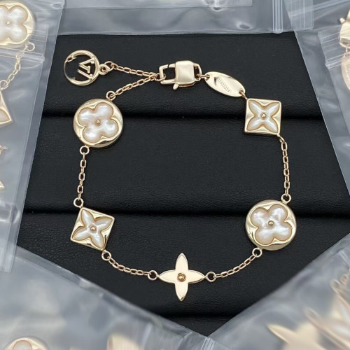 新款驢家黑色飾品手鏈輕奢時尚百搭高級感設計經典直 新款驢家黑色飾品手鏈輕奢時尚百搭高級感設計經典直