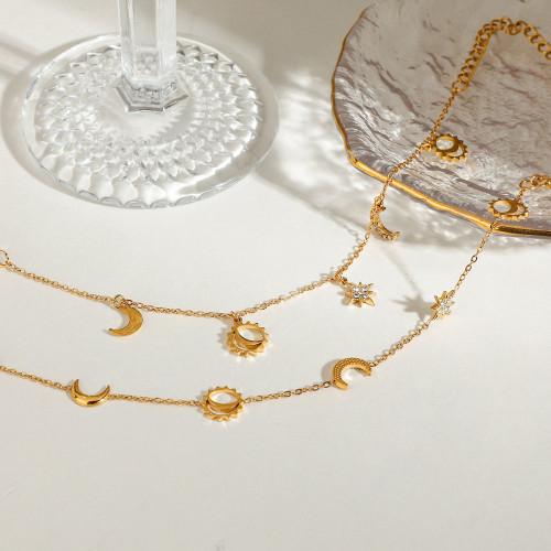 靜俏設計歐美18K金不鏽鋼鑲鑽月亮星星流蘇吊墜手鏈bracelet 靜俏設計歐美18K金不鏽鋼鑲鑽月亮星星流蘇吊墜手鏈bracelet