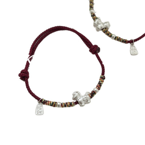 2026年秋冬新款生肖銀飾品 999足銀招財納福小馬紅繩顯白新年曡戴