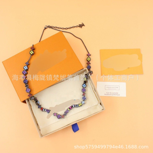 驢家琺瑯彩虹字母串珠裝飾四葉草手鏈潮流女五花設計時尚