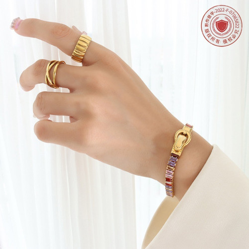 歐美輕奢七種彩鋯石雙面吸鐵釦設計吸合手鏈鈦鋼鍍金四角釦手飾品