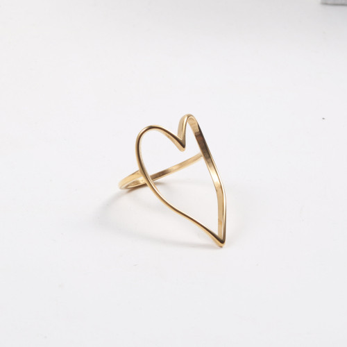 鏤空大桃心戒指 鈦鋼電鍍18k金