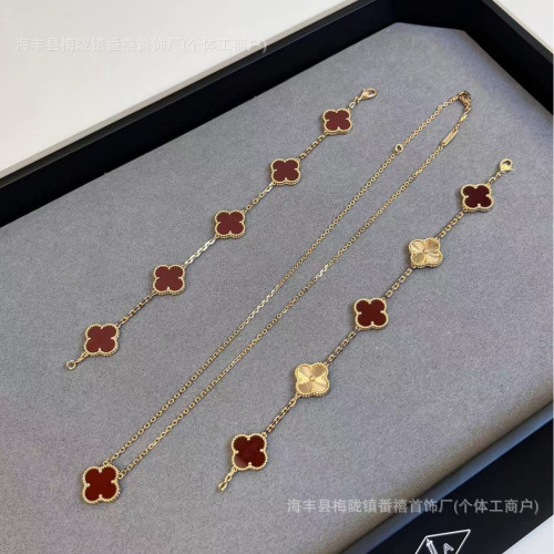 爆款幸運草紅玉髓項鍊女厚鍍18K金天然紅瑪瑙花朵輕奢手鏈 爆款幸運草紅玉髓項鍊女厚鍍18K金天然紅瑪瑙花朵輕奢手鏈