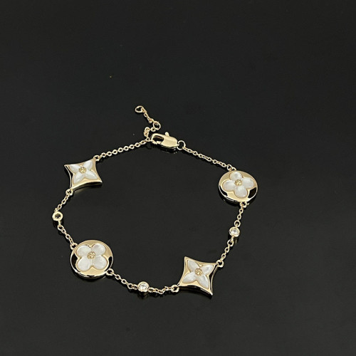 驢家高版本四葉草四花手鏈新款天然天河石白貝母菱形玫瑰金手鏈女 驢家高版本四葉草四花手鏈新款天然天河石白貝母菱形玫瑰金手鏈女