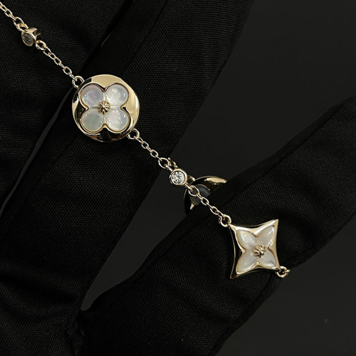 驢家高版本四葉草四花手鏈新款天然天河石白貝母菱形玫瑰金手鏈女 驢家高版本四葉草四花手鏈新款天然天河石白貝母菱形玫瑰金手鏈女