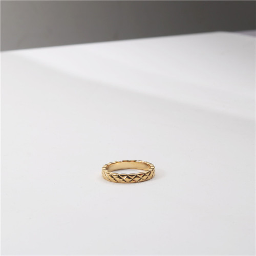 鈦鋼鍍K金小女co菱格紋菱形圖案窄版crush戒指同款指環 鈦鋼鍍K金小女co菱格紋菱形圖案窄版crush戒指同款指環