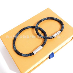 皮繩手鏈情侶經典老花色手鐲百搭時尚編織牛皮手環鈦鋼磁吸釦