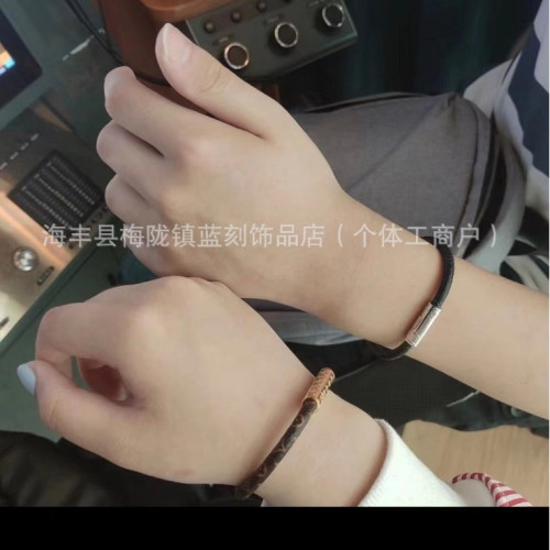 皮繩手鏈情侶經典老花色手鐲百搭時尚編織牛皮手環鈦鋼磁吸釦 皮繩手鏈情侶經典老花色手鐲百搭時尚編織牛皮手環鈦鋼磁吸釦