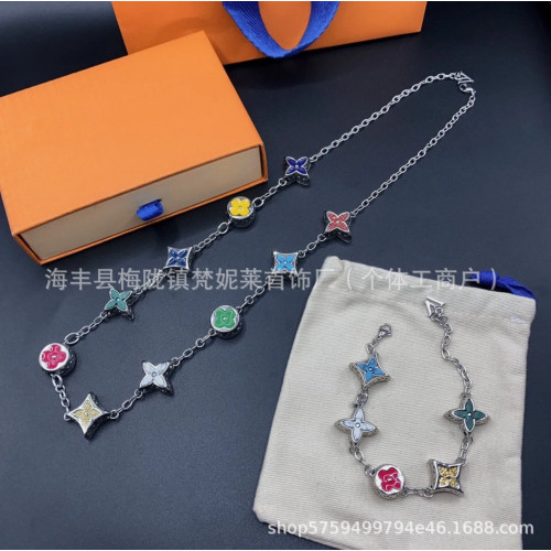 驢家歐美四葉花手鏈鑲嵌貝母瑪瑙琺瑯花卉項鍊情侶同款小紅書 驢家歐美四葉花手鏈鑲嵌貝母瑪瑙琺瑯花卉項鍊情侶同款小紅書