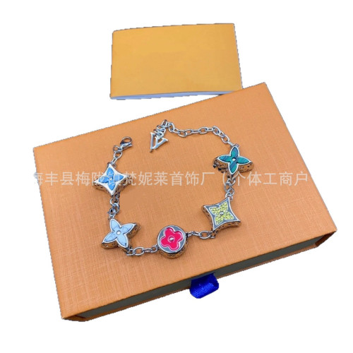 驢家歐美四葉花手鏈鑲嵌貝母瑪瑙琺瑯花卉項鍊情侶同款小紅書 驢家歐美四葉花手鏈鑲嵌貝母瑪瑙琺瑯花卉項鍊情侶同款小紅書