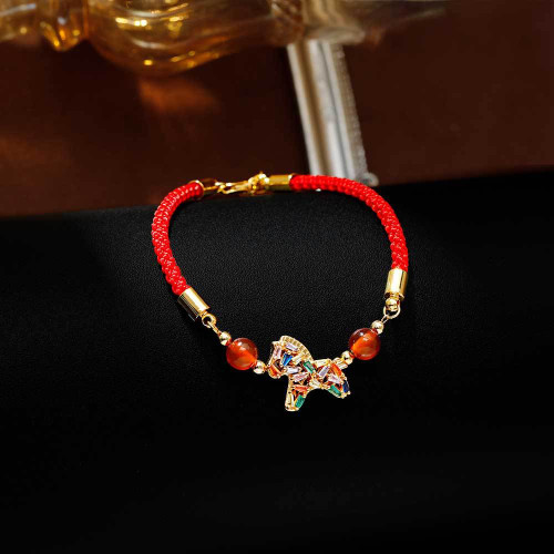 抖音爆款 2025本命年紅繩手鏈 時尚輕奢彩色鋯石小馬吊墜手飾配飾