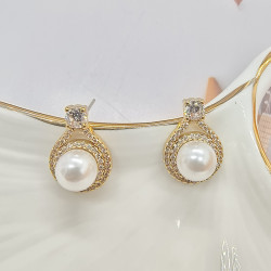 珍珠耳釘女小衆設計高級感耳環925銀針輕奢微鑲鋯石氣質耳飾