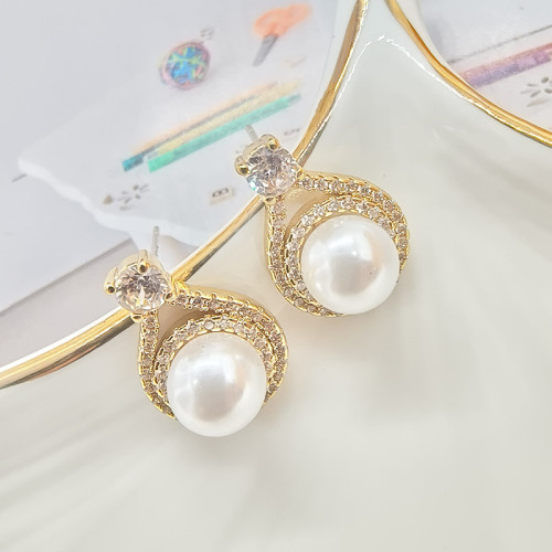 珍珠耳釘女小衆設計高級感耳環925銀針輕奢微鑲鋯石氣質耳飾 珍珠耳釘女小衆設計高級感耳環925銀針輕奢微鑲鋯石氣質耳飾