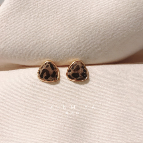 復古港風幾何三角豹紋耳釘女925銀針氣質方圓臉耳環秋冬BAI搭耳飾 復古港風幾何三角豹紋耳釘女925銀針氣質方圓臉耳環秋冬BAI搭耳飾