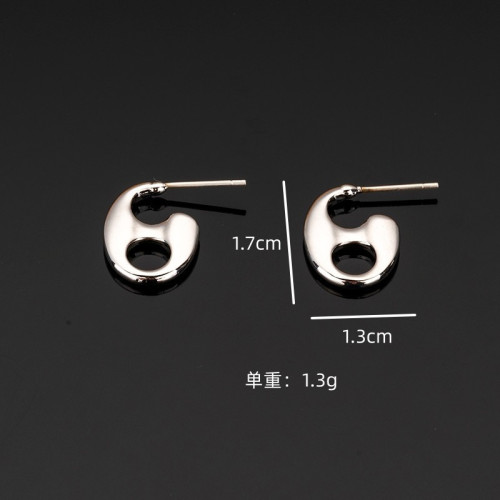 新款簡約高級感豬鼻子耳環黃銅鍍18Ks925耳釘小衆時尚通勤耳飾女