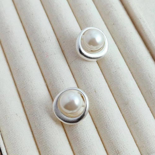 復古氣質珍珠耳釘女小衆設計手工拉絲925銀針耳環輕奢高級感耳飾 復古氣質珍珠耳釘女小衆設計手工拉絲925銀針耳環輕奢高級感耳飾